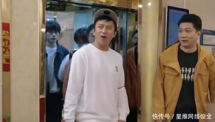 合照|鄧超參加節(jié)目被姐姐團(tuán)簇?fù)砬蠛险眨拥貧鉂M足要求,鹿晗反被冷落