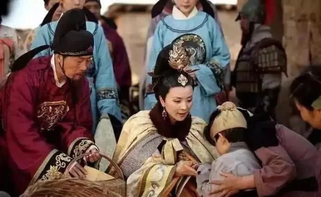 感谢|灾民没饭吃,范仲淹将米价抬高50%,灾民很感谢,千年后专家认可