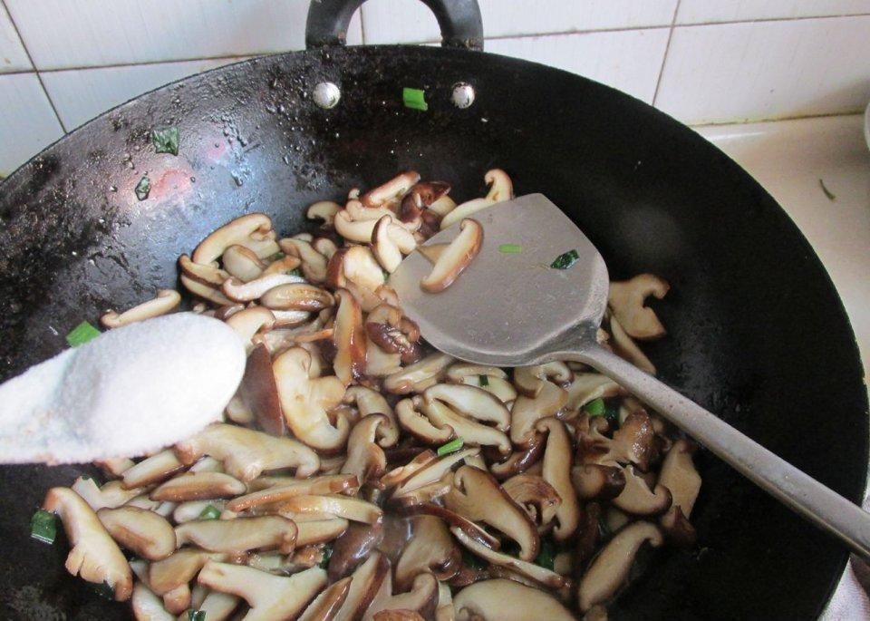 它的营养价值是牛肉的4倍,这个夏天要多吃,简单易做比吃肉都香