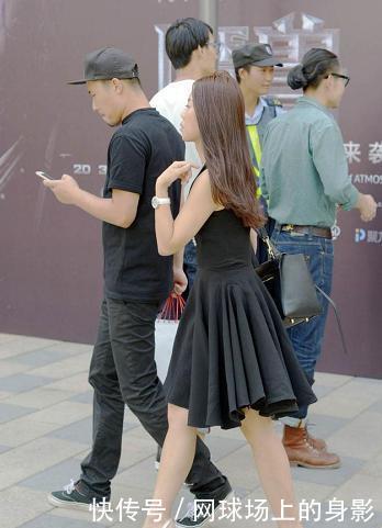 25岁以上的时尚女孩更喜欢穿高跟鞋衬托身材,提升气质