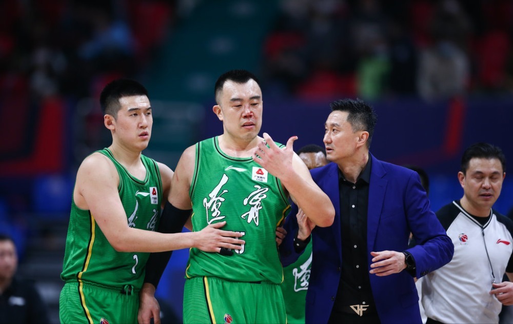 CBCBA辽宁胜广东!火爆冲突+驱逐3人,付豪38分,杜锋战术压制杨鸣
