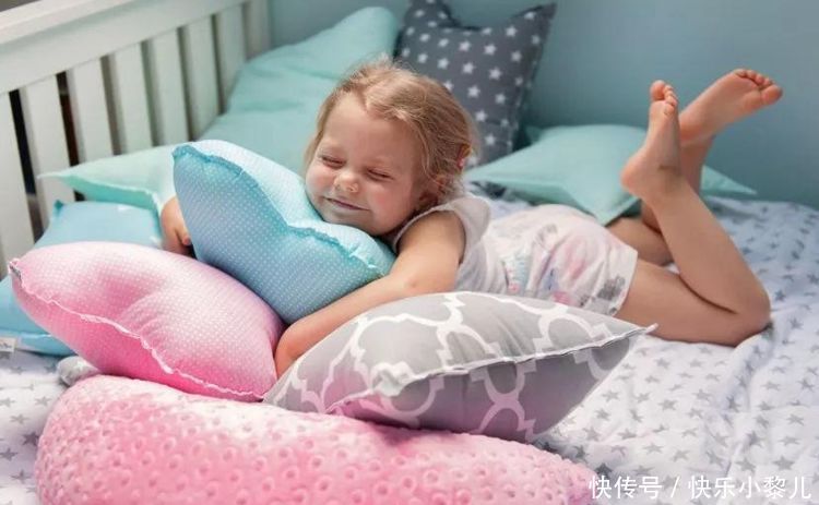 宝妈|孩子3岁以前跟谁睡很关键，如果跟“错”家长，会影响其性格发展