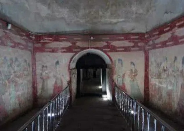 敢盗|武则天的乾陵，里面陪葬500吨珠宝，千百年来为何无人敢盗？