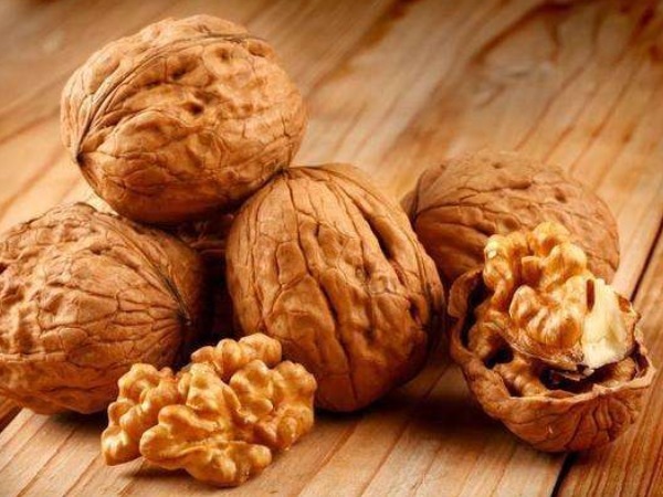 食物|腰酸背痛吃什么食物好四种常见食物可以缓解疼痛，还能补肾