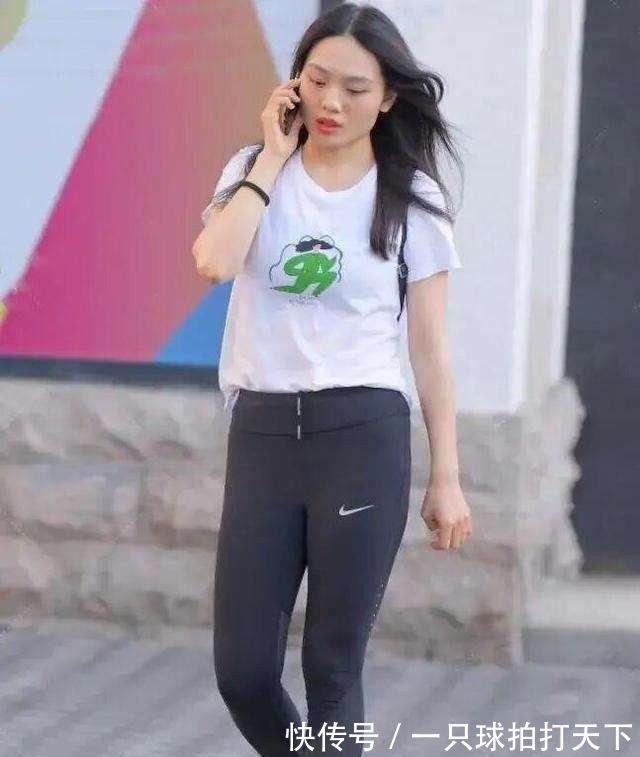 减龄 自信漂亮的打底裤装扮尽显甜美风格,美出自己的风格,青春减龄