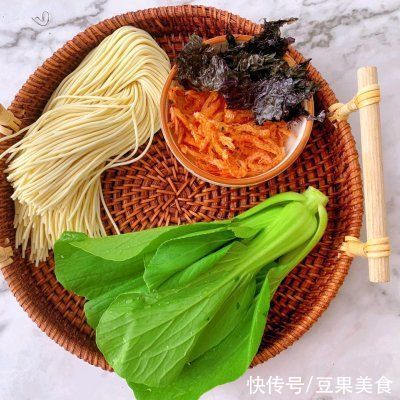 紫菜|10分钟快手早餐，鲜美的紫菜汤面