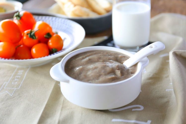 秋天早上喝一杯暖暖的米糊,营养全面,生津润燥