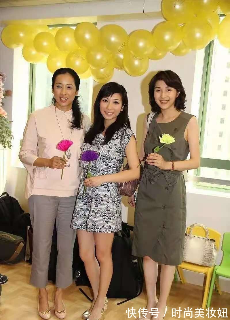 贵妇|朱玲玲真是优雅到骨子里,穿衬衫配9分裤亮相,贵妇气质藏不住