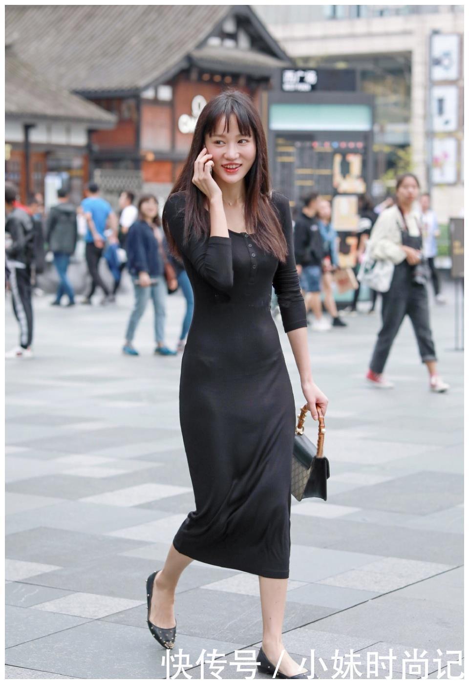 来说|就打造优雅感来说,长裙有无法比拟的优势,能带来时尚高级的感觉