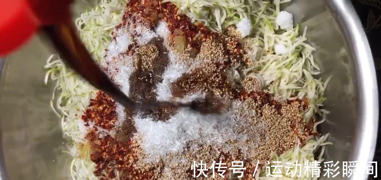 芥菜疙瘩咸菜的做法,鲜嫩爽脆酸辣鲜甜,胃口不佳的时候试试