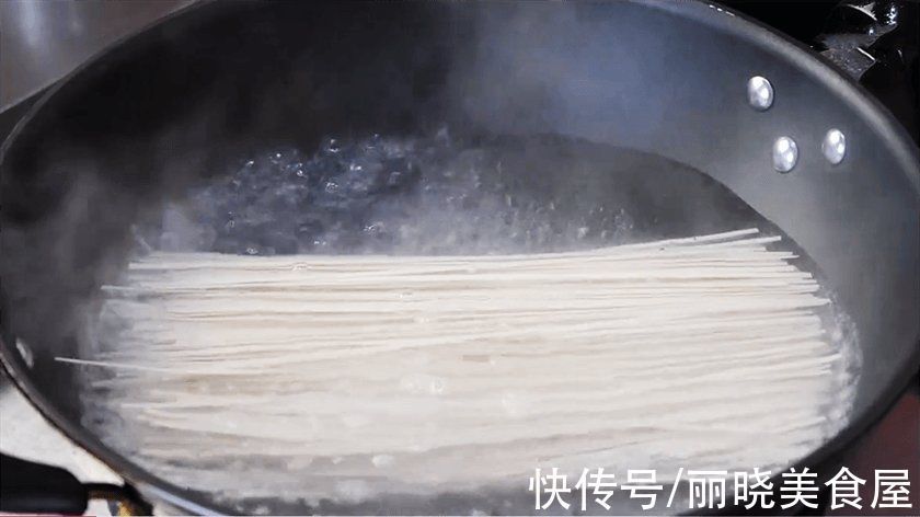 我家早餐从不出去买，在家做7天不重样，花钱少，吃得更健康