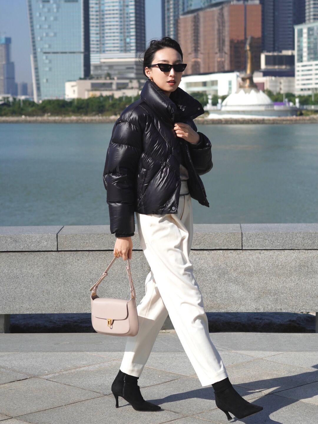 百搭|冬季基础色羽绒服才“真香”,百搭实用还遮肉,配什么单品都好看