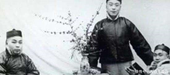 流油|晚期真实的老照片八旗子弟非常瘦弱,富家子弟肥得流油!