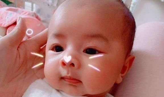 妈妈|孩子出生后多久能认出妈妈宝宝有这4个表现时，可能是认出你了