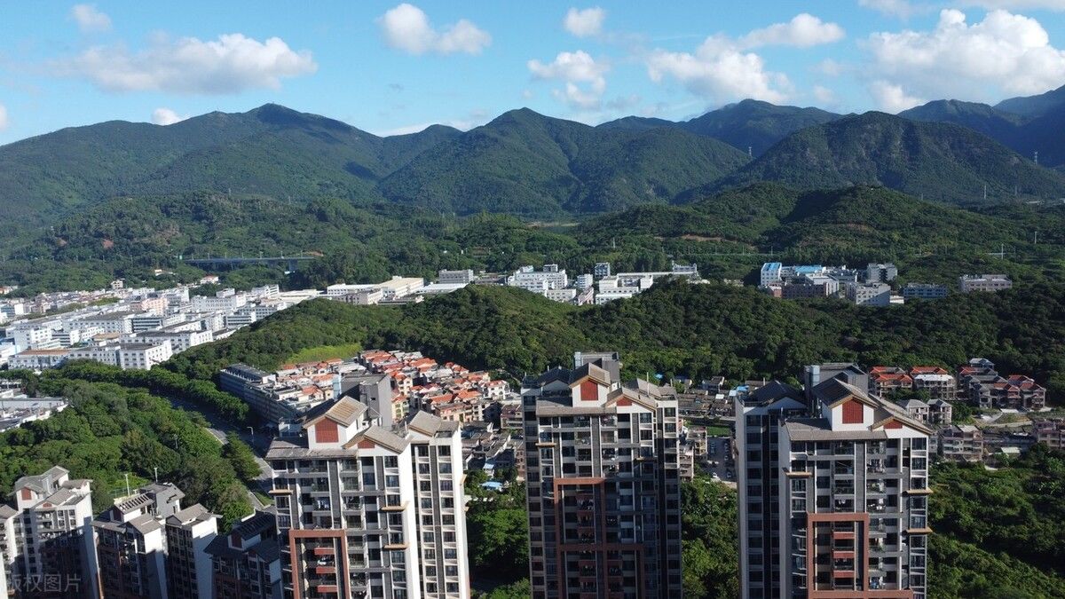 房价|老房子加装电梯，高层住户表示很后悔：花钱给自己找麻烦