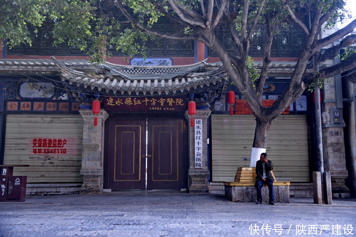 建水古城扫街照片【严建设】