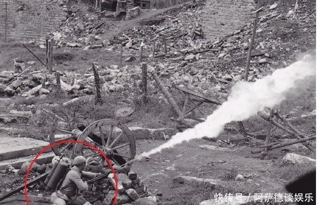 喷火器|中国远征军使用喷火器的镜头,日军第一次尝到了被炙烤的滋味