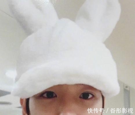 熟人|边伯贤 我熟人是哪位为什么会上热搜？大家如何评论的？