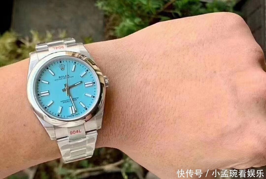 高一尺|夏季一抹蓝，品鉴劳力士蚝式恒动腕表细节魅力