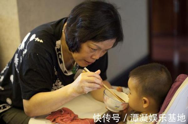 积食|奶奶带娃6年,孩子未见积食!医生:谨记这“2事”,脾胃壮如牛