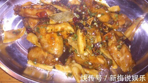 盘子|藕片如此做才够爽，不仅省油还特别入味，好吃到盘子都要啃掉！