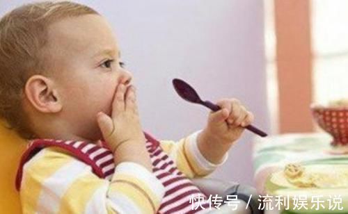 医生|宝宝去幼儿园被说“口臭”,医生从嘴里取出这个,很多孩子都有