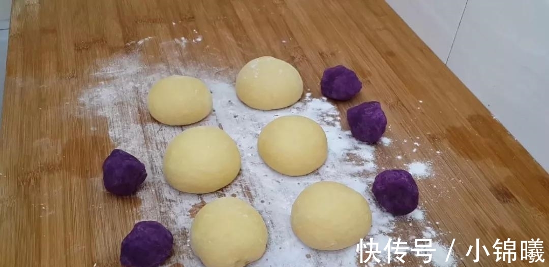 面团|1斤面粉, 4个紫薯, 不用一滴水, 平底锅做的小面包, 边吃边流口水