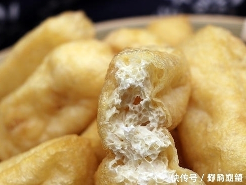 炖菜|炸豆腐泡,直接炸还是裹面粉炸?教你一招,金黄酥脆,起泡不油腻