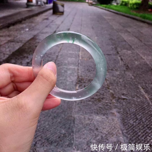 实物|近五万买了一只翡翠手镯,实物却相去甚远,过万的手镯应为何样