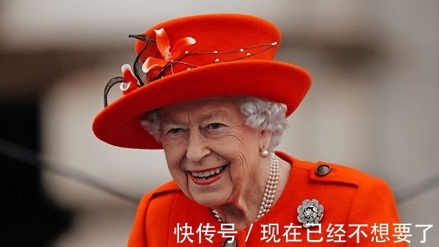 拐杖 英女王真的老了!走路要用拐杖,上次用拐杖还是在膝盖手术后