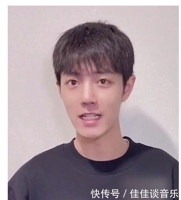 顶级流量 肖战近照成瓜娃子,直播时素颜配西瓜头,却被小奶牙抢镜