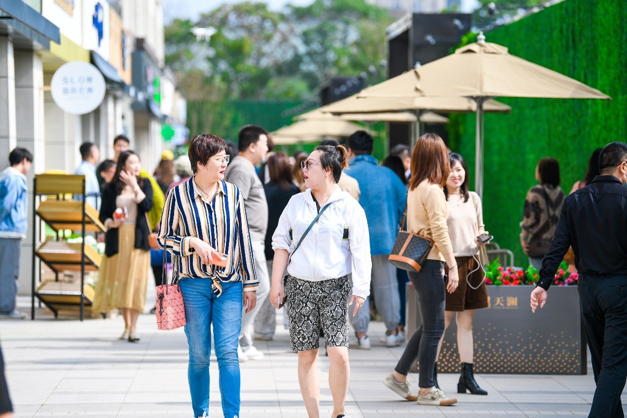 绿地·新里|绿地·新里天澜情景商业街首发亮相，缤纷生活季倾城盛启，天津北辰再添新名片！