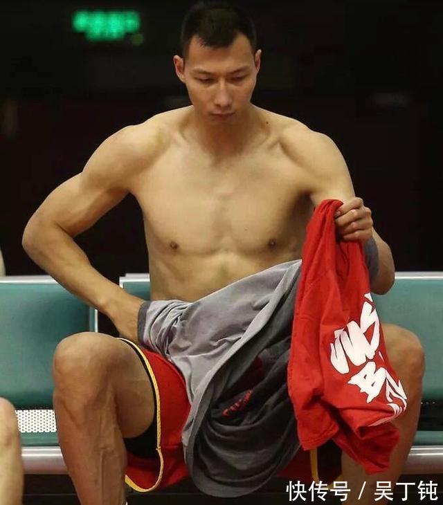 刘晓宇|太意外!易建联被钟鹿纯深夜喊话,李春江回辽宁过年球迷热烈欢迎