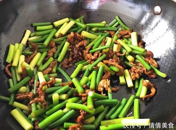 酒店大厨:不管炒什么肉,只要记住“这3招”,肉鲜嫩又入味
