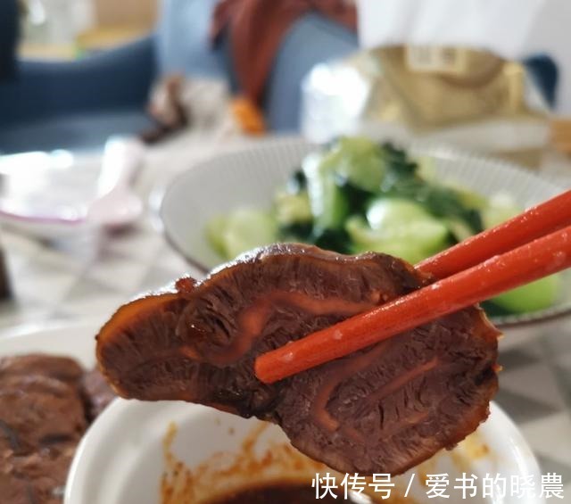 炖牛肉时，只需加入一勺特殊食材，牛肉软烂鲜香没腥味百试百灵！