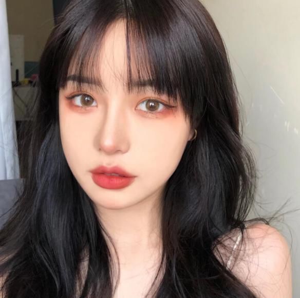 特征|脸上有这4点特征的女生，才会“越长越靓”，逆袭初恋脸不是梦