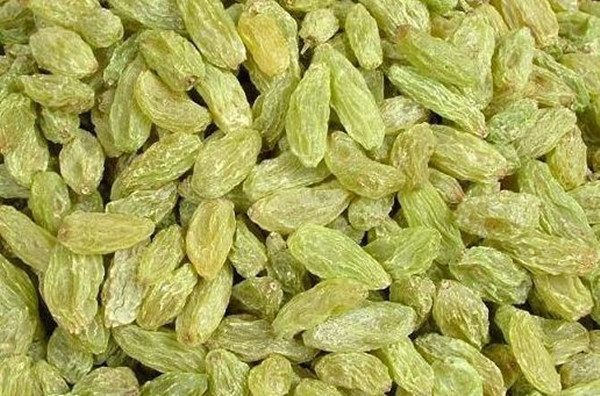 葡萄干上有促干剂，吃了会“烧坏肠胃”2个“食用禁忌”，牢记