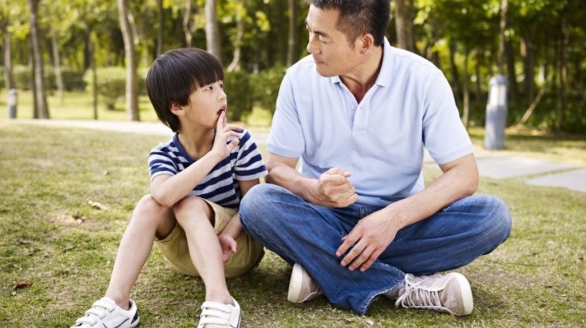 聪明|夸奖孩子，别说“你真棒”，聪明的家长常说4句话，孩子更自信