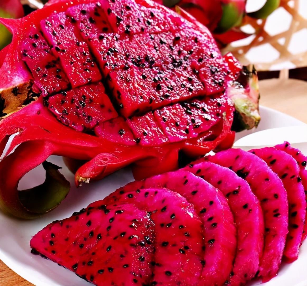 春天吃水果时,“果核”别扔,可以养成“小盆栽”,好吃又好看