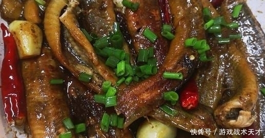 泥鳅|天然的抗菌消炎菜,做法简单,味道鲜美,嗓子疼了就吃上一盘