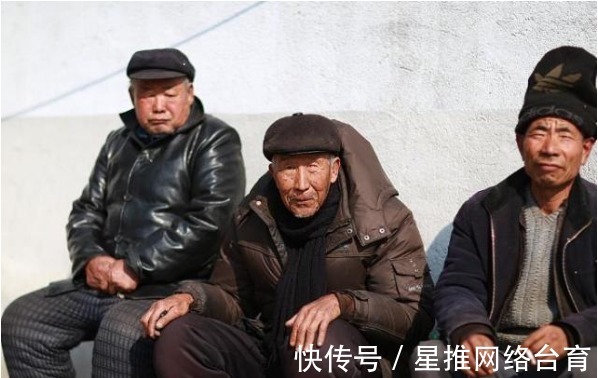 折磨|63岁老人倾诉照顾病痛的长寿老人,时间越长,对儿女的伤害越大