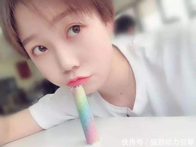 涂口红不掉色的小妙招