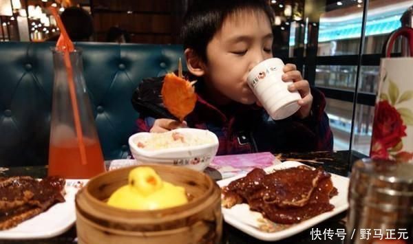 性早熟|孩子“性早熟”越来越普遍这4种做法会“催熟”孩子,你做过吗