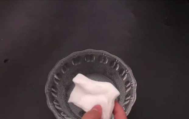 纱布|家里冰箱胶条发霉,别用水擦了!教你1招干净如新!