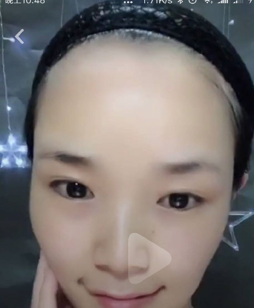 网红明星卸完妆的样子，网友：这哪是化妆，这是整容