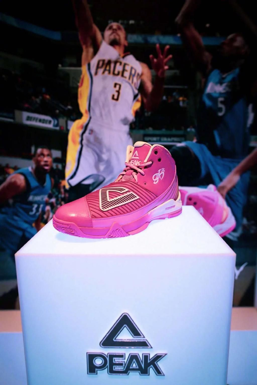 adizero 太骚了吧!这五双猛男色球鞋,你绝对喜欢…