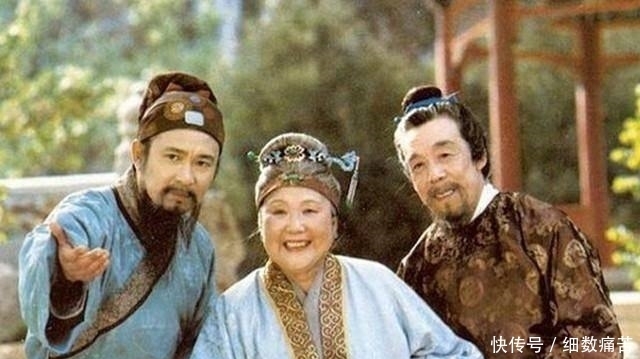 宝玉探病,贾赦夫妻以大礼相迎,暗隐贾府的一大规矩