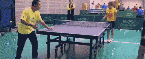 |搞笑GIF:好了 表演结束了 同学们都辛苦了