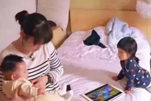 家庭|有种“可怕”叫一人带俩娃,二胎妈妈到底多心酸,4张图一目了然