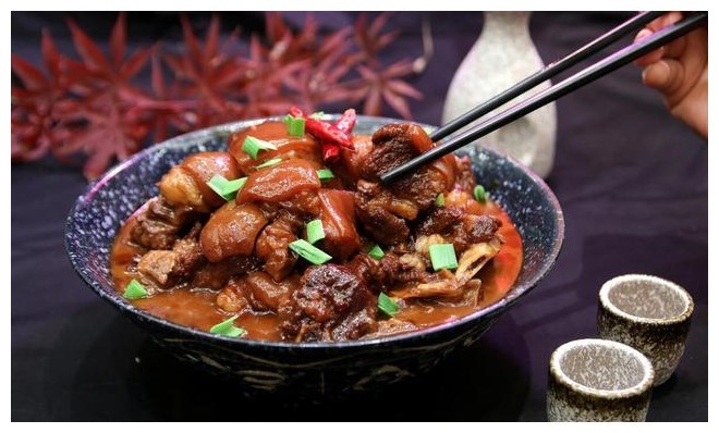 羊肉别总涮着吃，5种做法，鲜美不膻还不腻，伏天多吃祛湿排毒